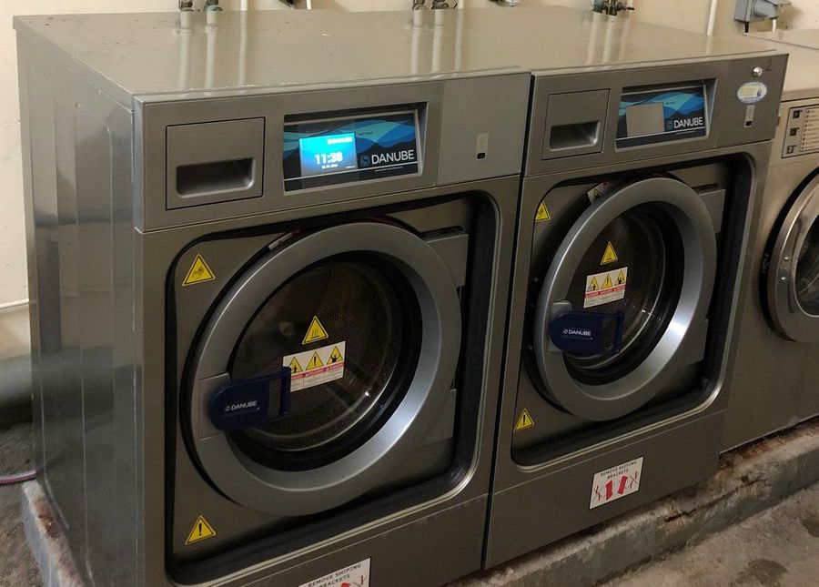 Installation de deux lave-linge Danube